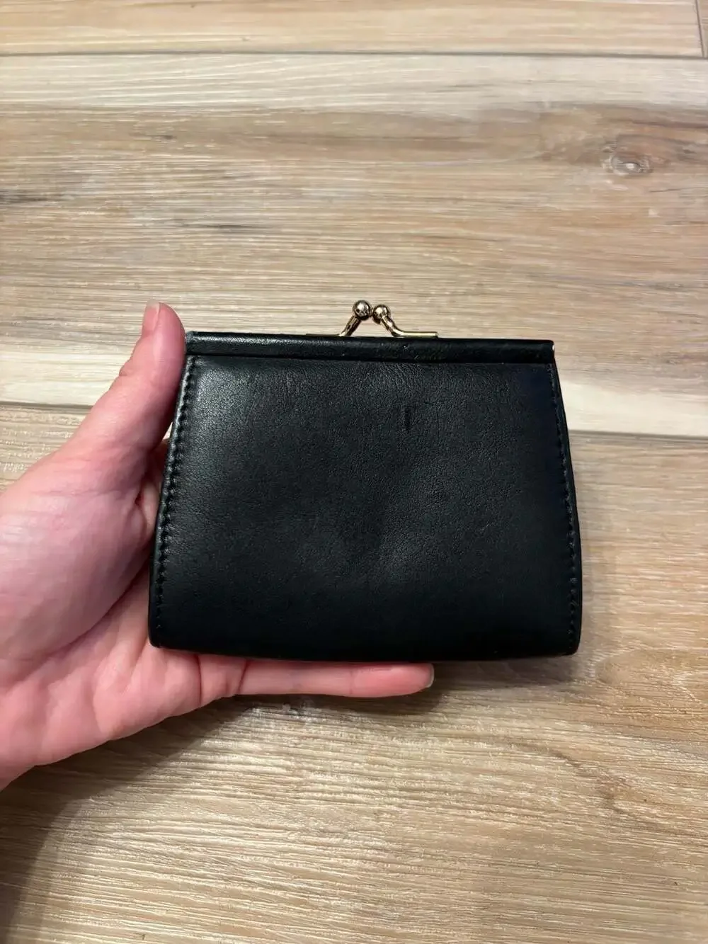 Princess Gardner Vintage Genuine Leather Kiss Lock Change Purse